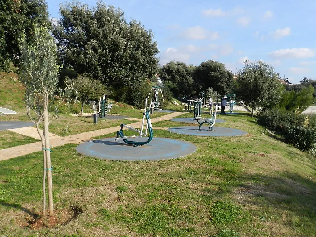 Apartments Lodra Pola