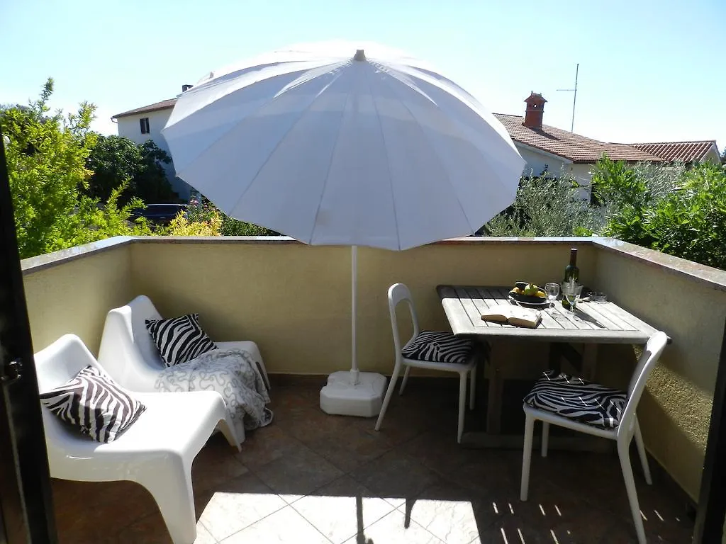Apartments Lodra Pola