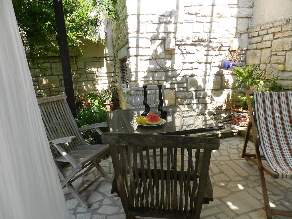 Apartments Lodra Pola