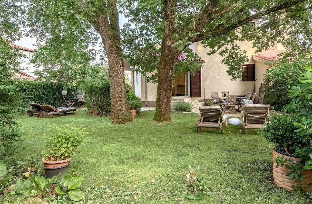 PUY Apartments Lodra