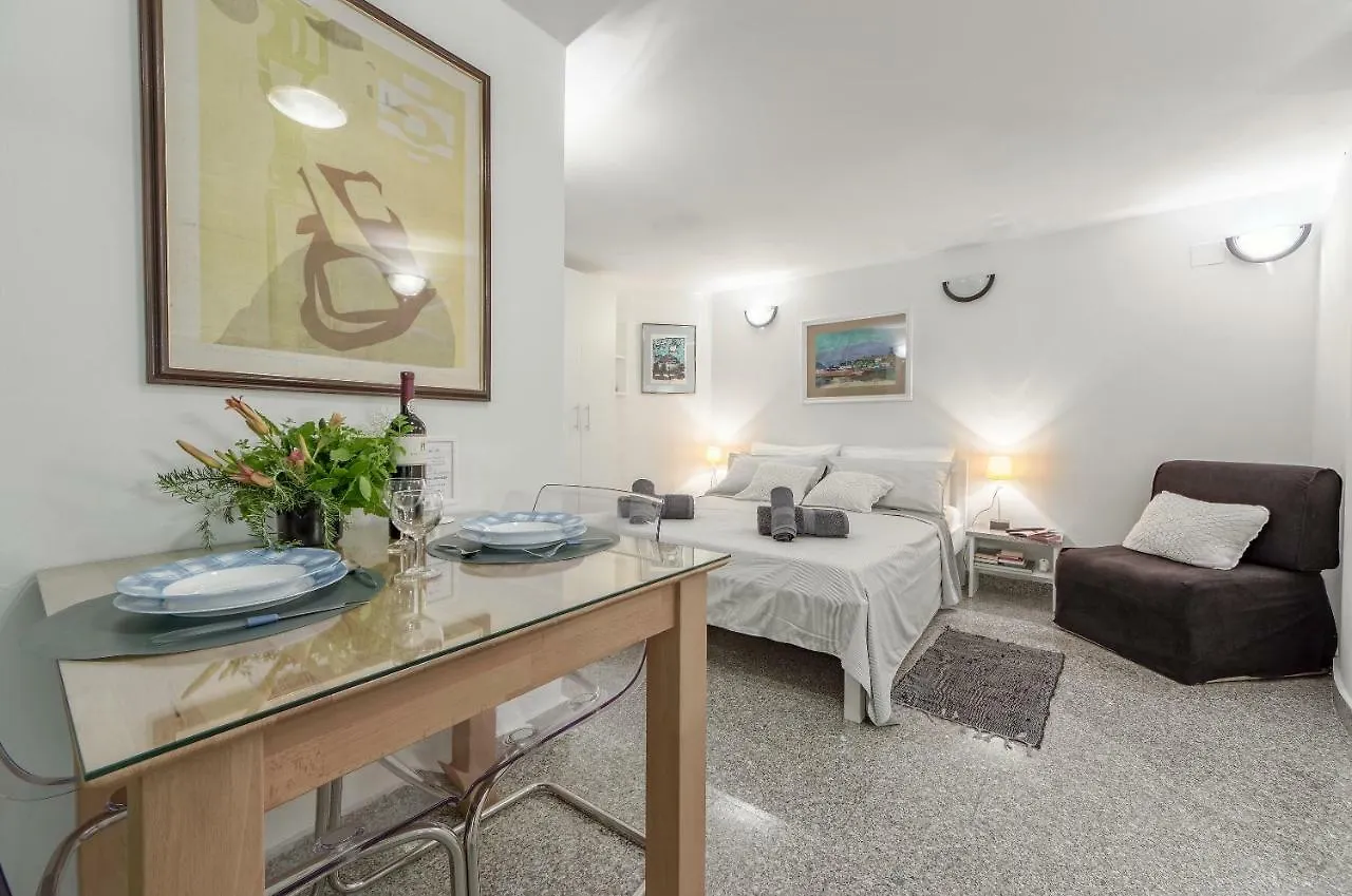 Apartments Lodra Pola