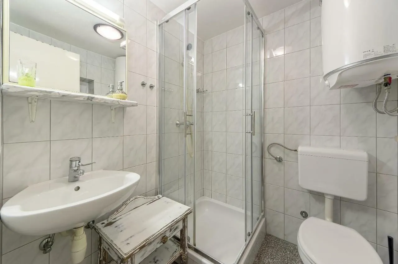 Apartments Lodra Pola